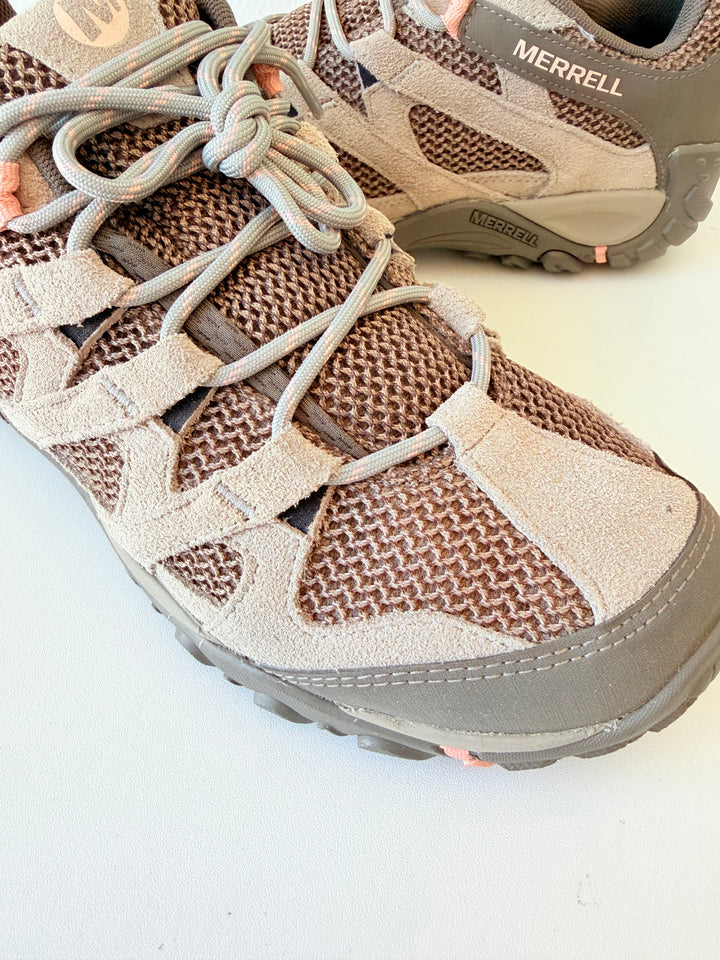 Merrell Alverstone Low Hiking Shoes Size 9 Women’s in Aluminum Tan J033034