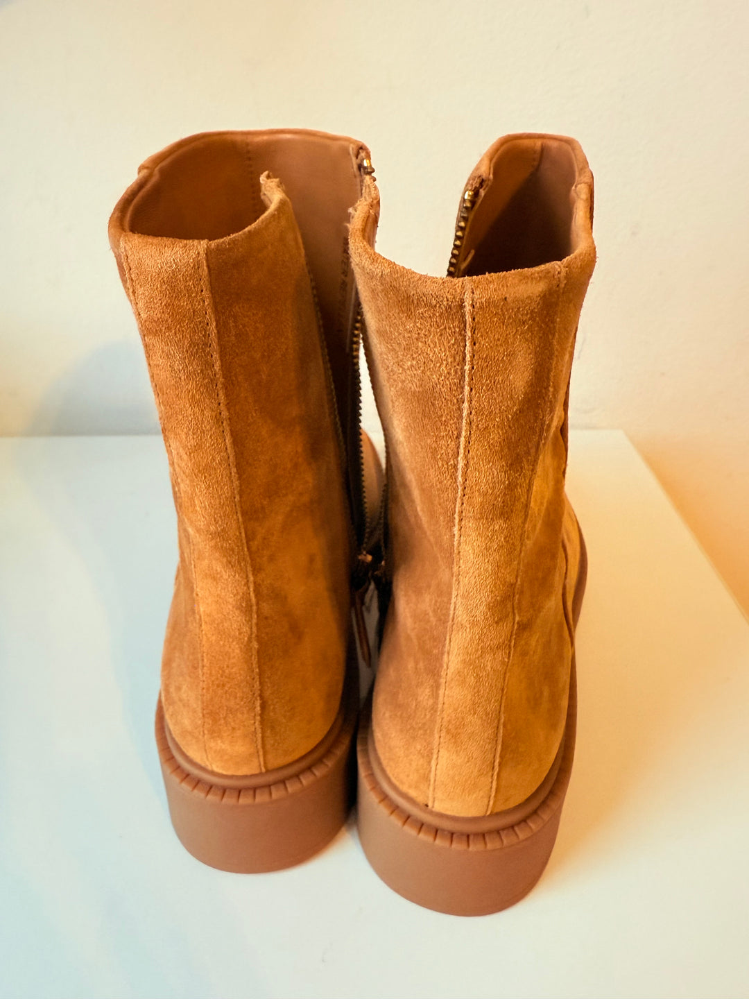 Vince Camel Kady Suede Ankle Boots New Size 7