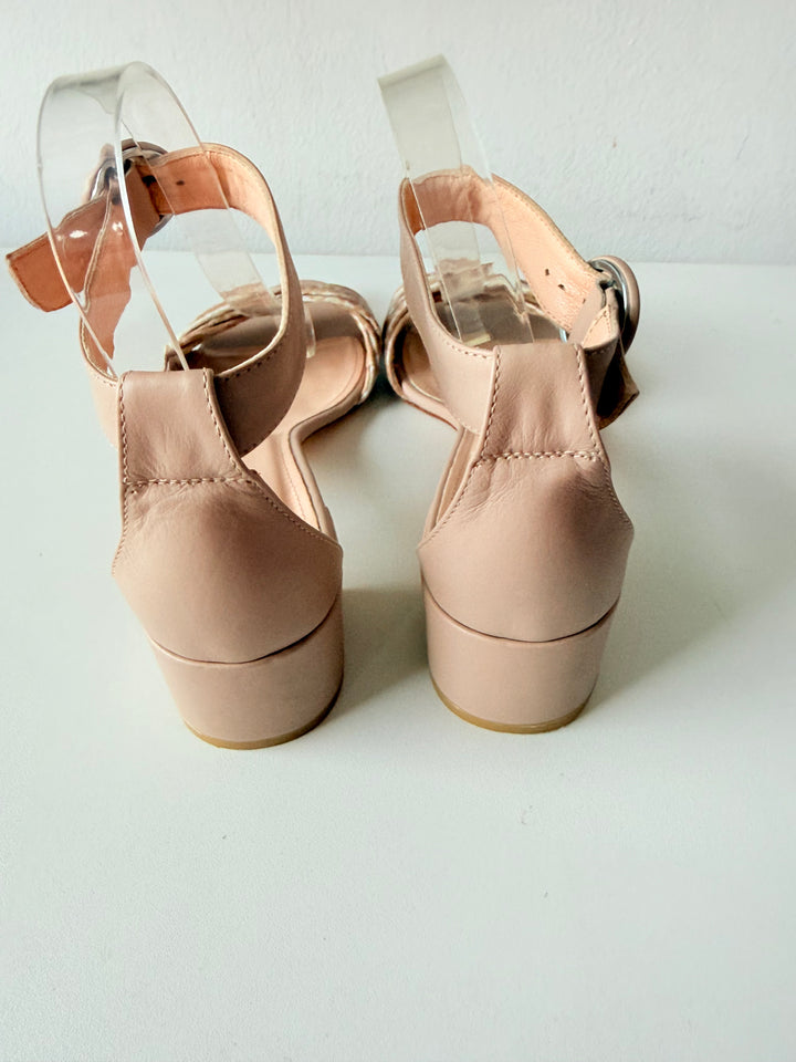 AGL Attiloto Giusti Leombruni Leather Ankle Strap Block Heel Sandals Size 40.5