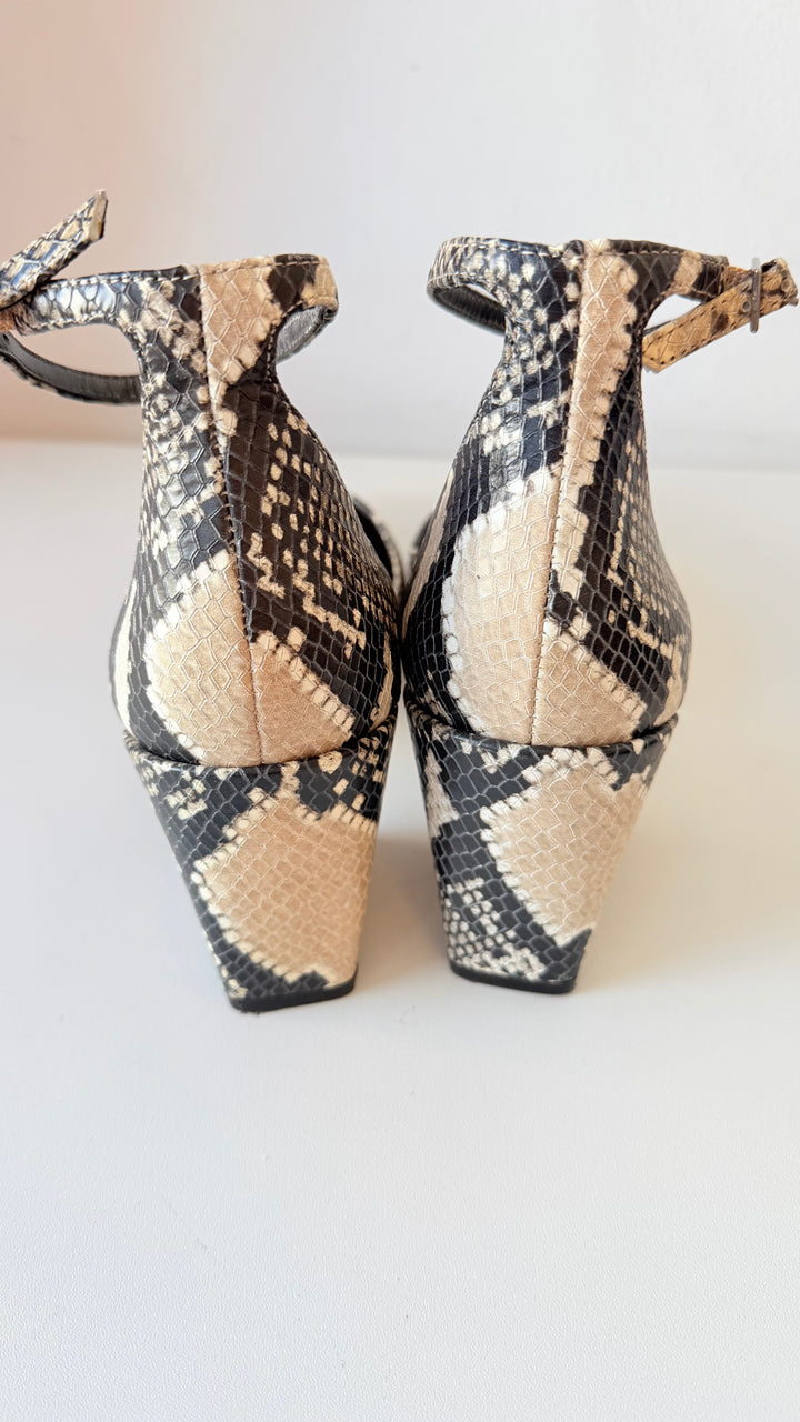 Vince Camuto Sorenn Pointed Toe Snake Pribt Pumps Size 10