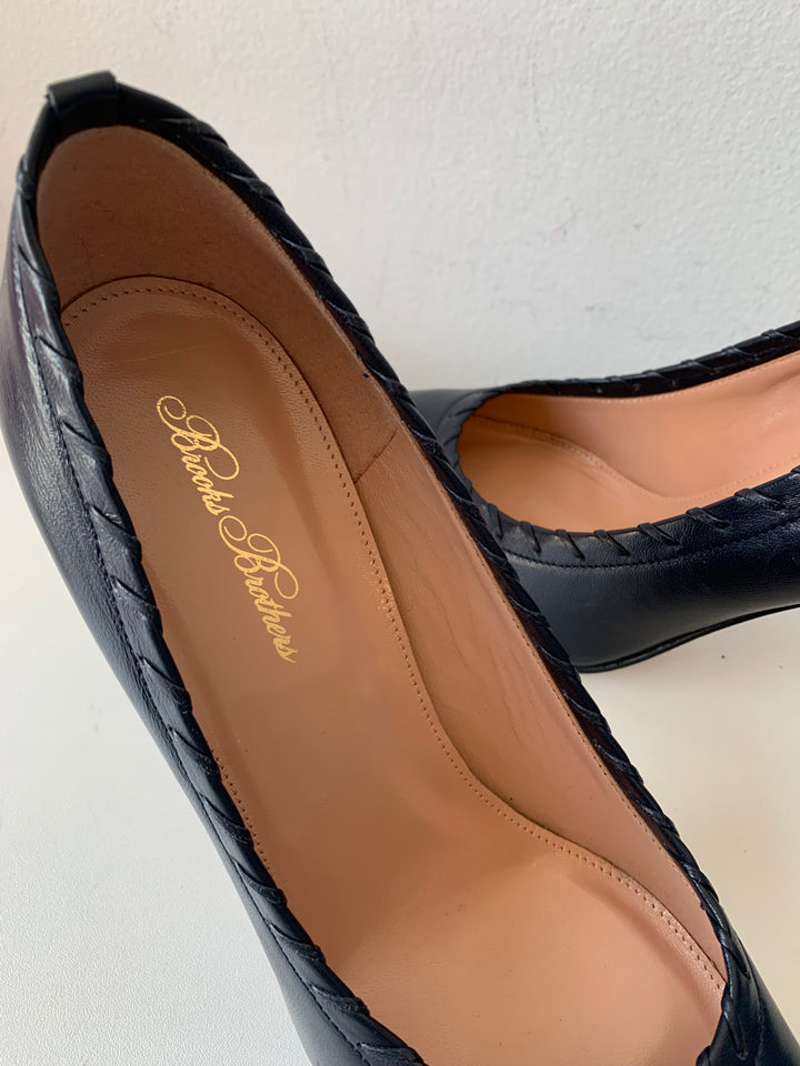 Brookes Brothers Deep Navy Blue Leather Whipstitch Pointed Toe Pumps Size 9 New