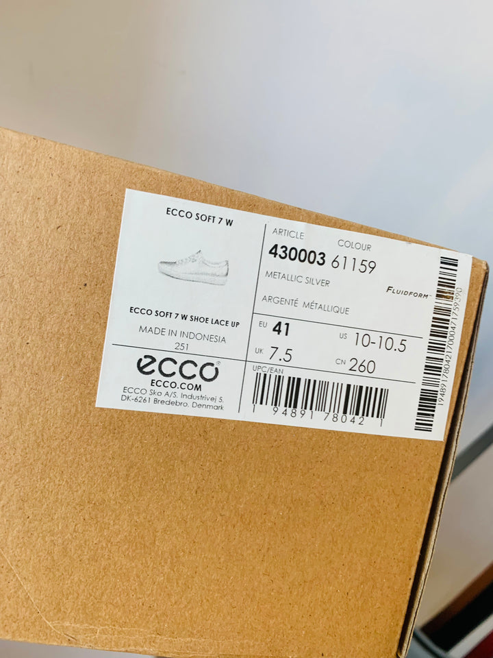 Ecco Super Soft Leather Silver Metallic Lace Up Sneakers NIB Size 41 (US size 10-10.5)