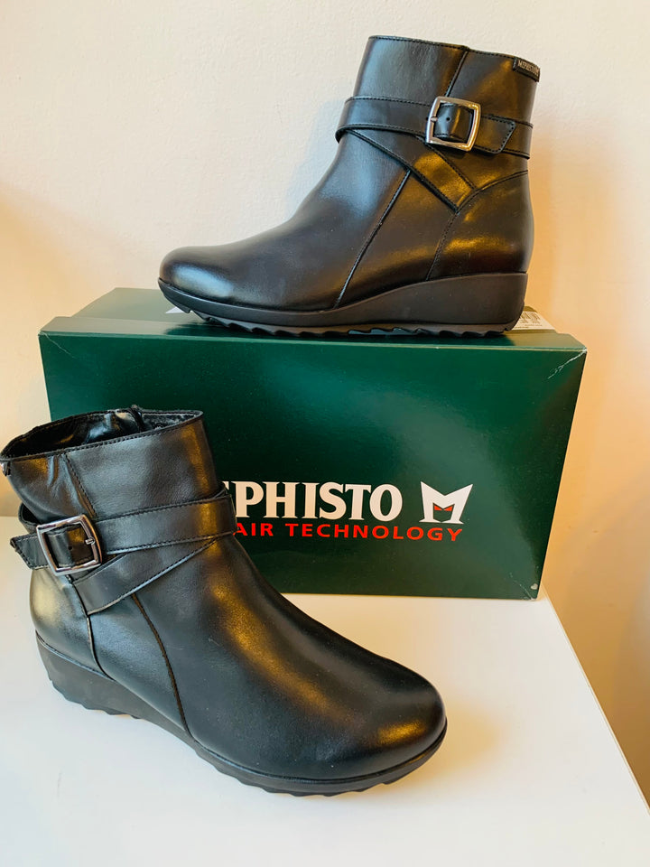 Mephisto Avril Bootie in Black Leather Size 8