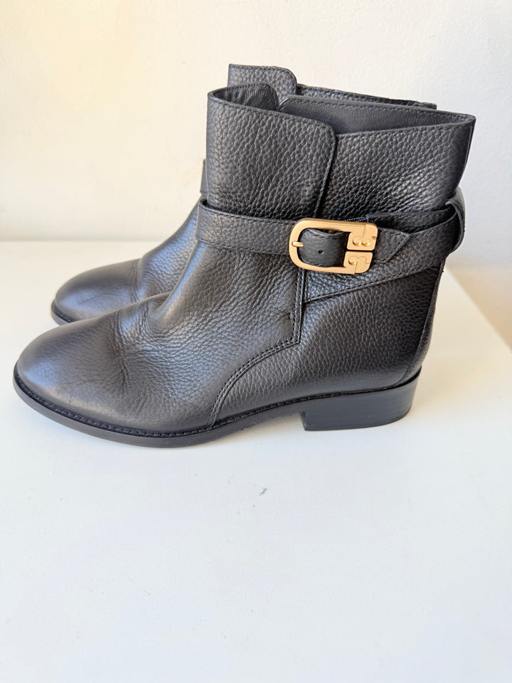 Tory Burch Black Tumbled Leather Brooke Gold Logo Boots Size 6