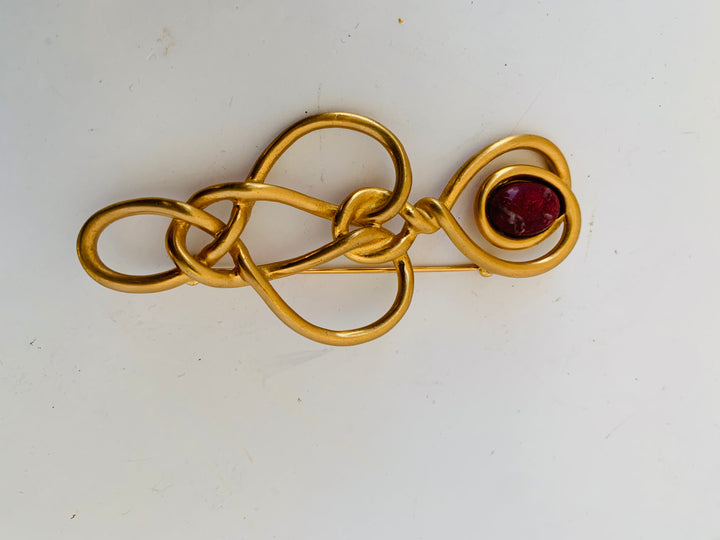 Art Nouveau Style Gold Tone Brooch With Rust Stone