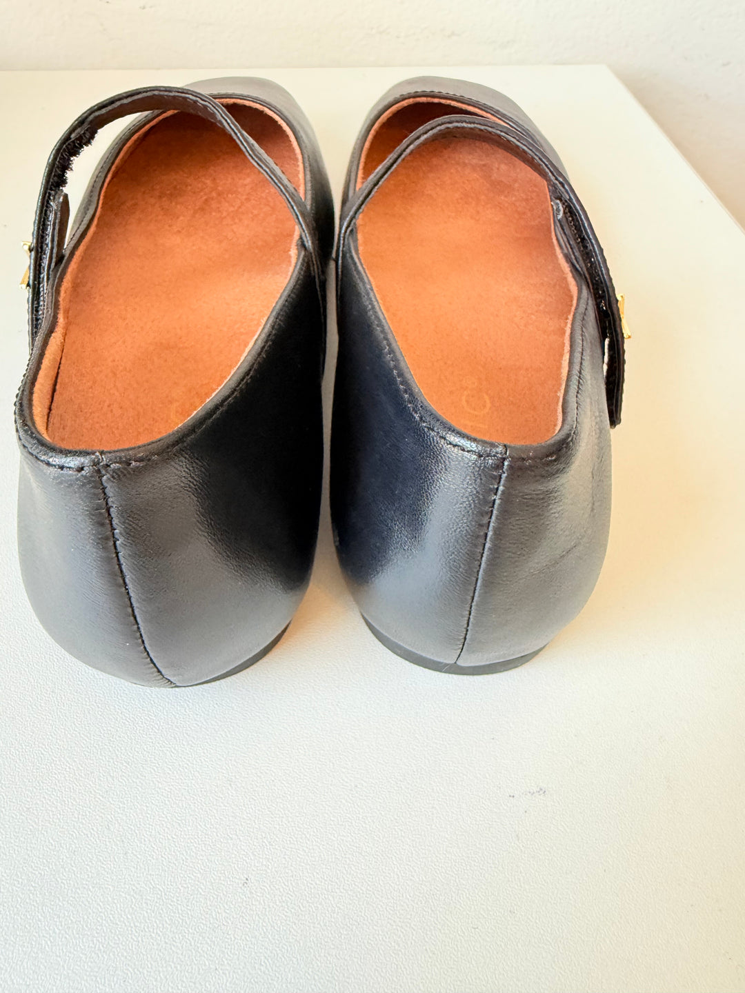 Vionic Almeda Black Leather Classic Mary Jane’s Size 6 NIB