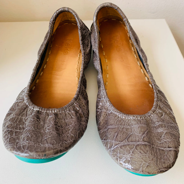 TIEKS Grey Patent Croc Embossed Foldable Ballet Flats Size 10