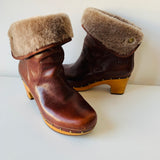 UGG Australia Brown Leather Lynnea Clog Shearling Lined Boots Size 9