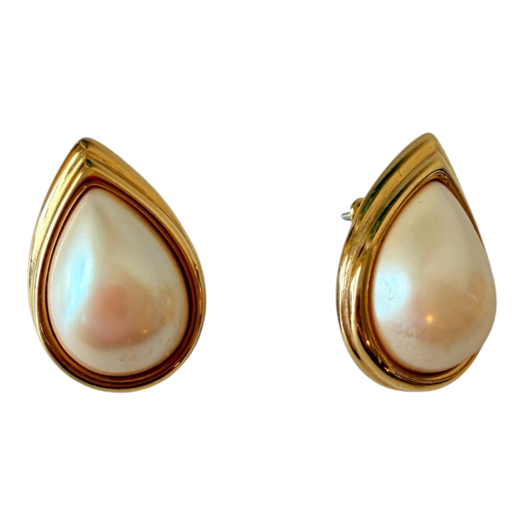 Vintage Pear Shaped Pearl Pierced Earrings
