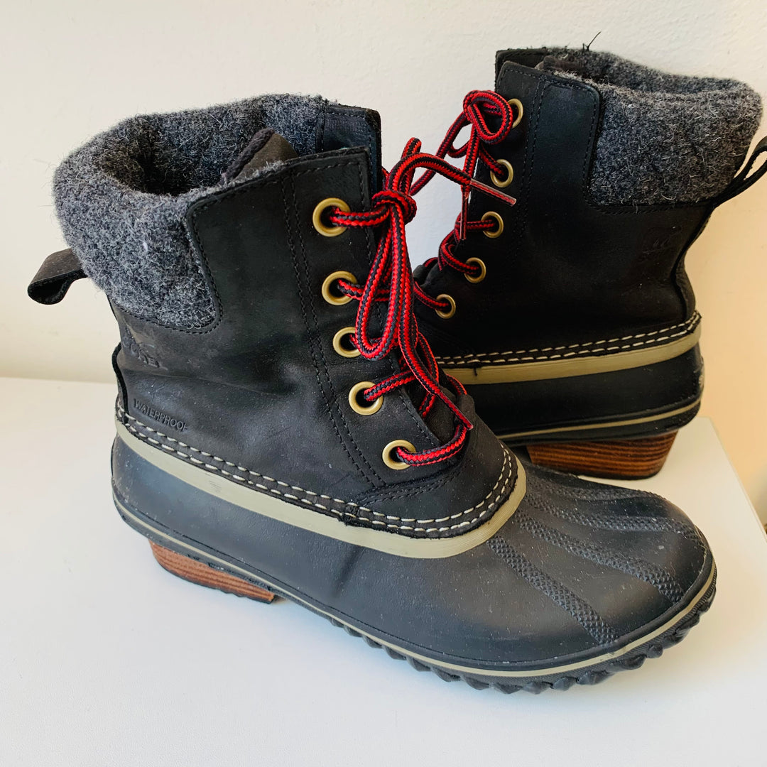 Sorel Women’s Slimpack II Lace Boots in Black Kettle Size 8.5