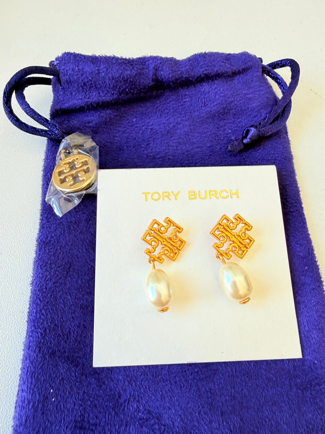 Tory Burch Britten Pearl Drop Pierced Earrings