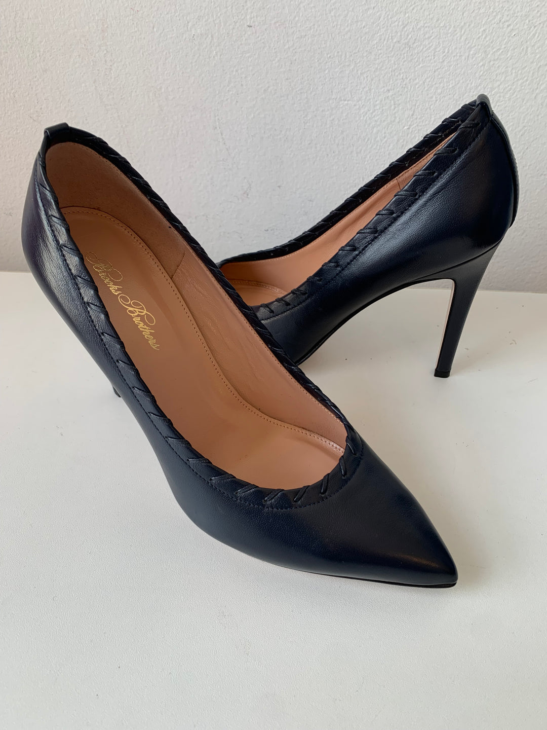 Brookes Brothers Deep Navy Blue Leather Whipstitch Pointed Toe Pumps Size 9 New