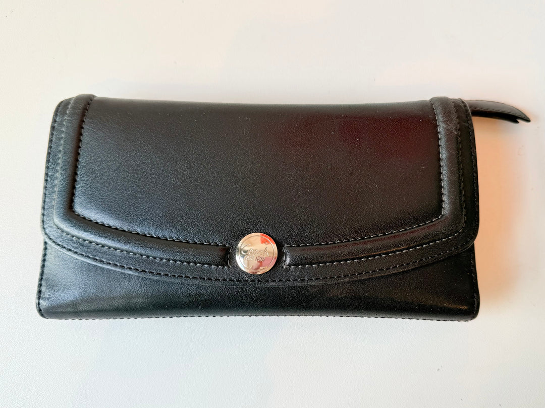 Coach Classic Black Leather Women’s Trifold Wallet