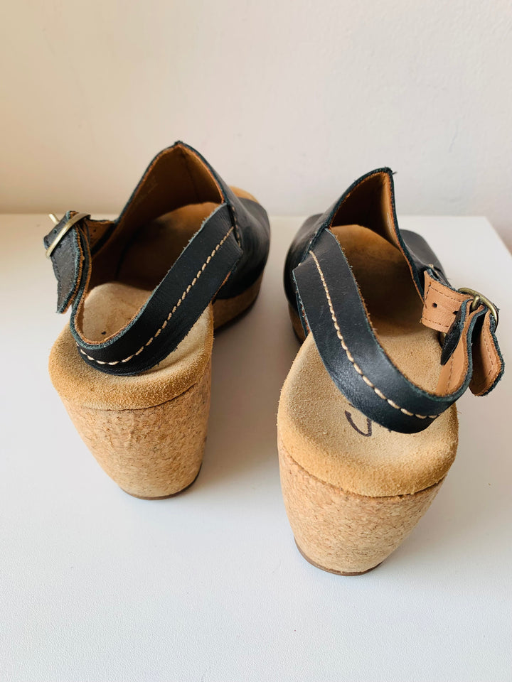 Clark’s Elements Black Leather and Cork Platform Sandals Size 8