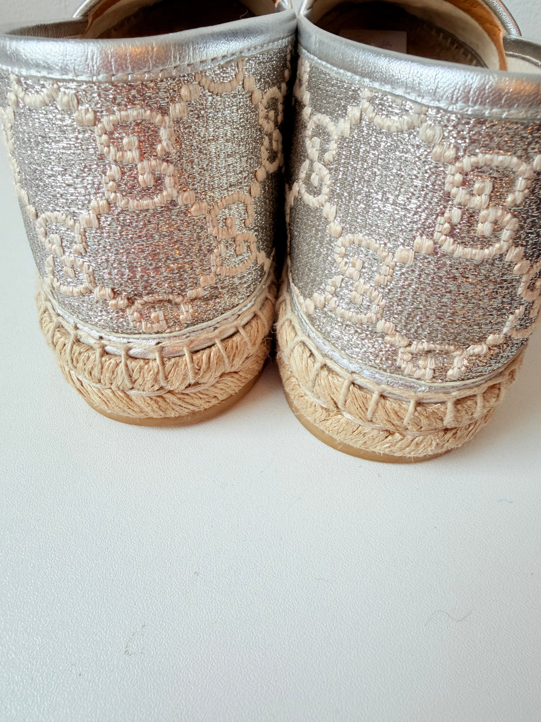 Gucci Heritage GG Lame Napa Silk Silver Monogram Espadrille Size 39