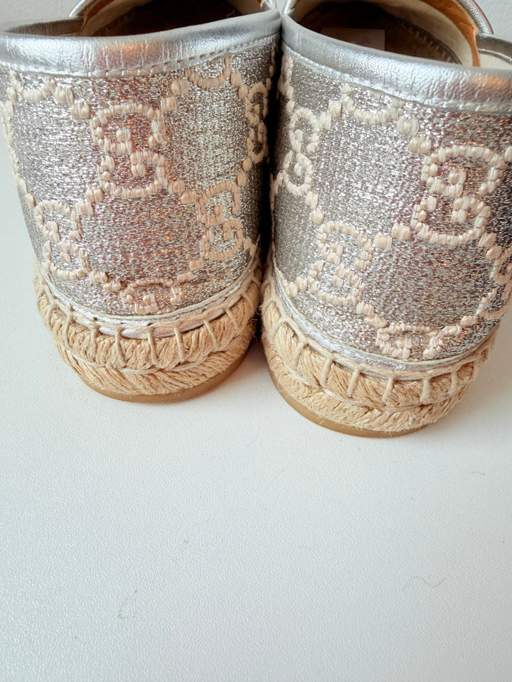 Gucci Heritage GG Lame Napa Silk Silver Monogram Espadrille Size 39