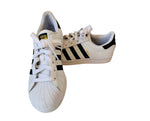 Adidas Superstar White Lace up Sneakers Men’s Size 6, Fits A Women’s 8