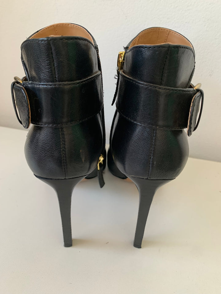 Nine West Tricia Cut Out Black Leather Heeled Boot Size 7.5