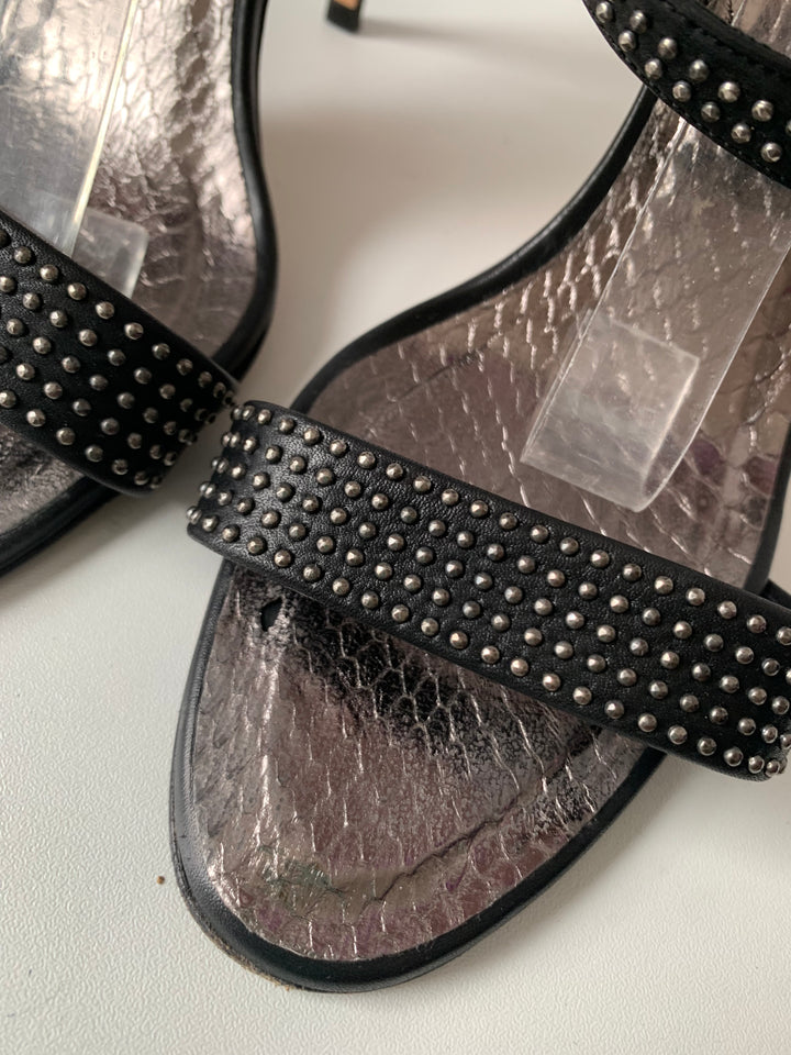 Manolo Blahnik Black Leather Strappy Studded Sandals Size 40