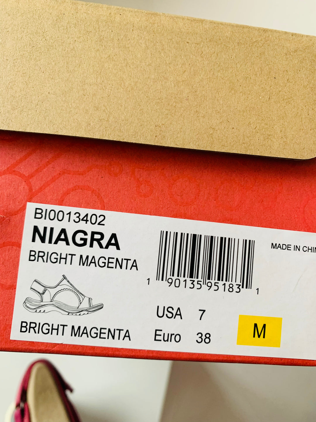 Bionica Niagra Magenta Sandal Size 7 New in Box
