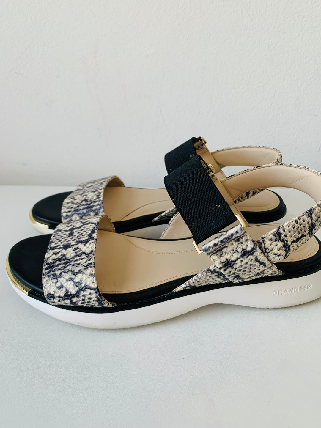 Cole Haan Grand Ambition Natural Corolla Print Sandals Size 7.5