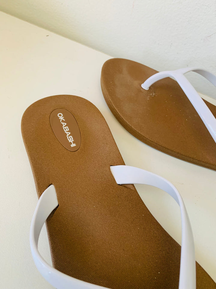 Okabashi White Flip Flops Size 7