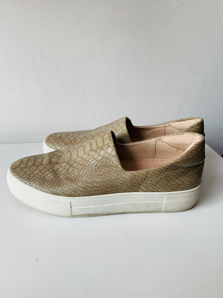 J Slides Ariana Slip On Snake Embossed Sneakers Size 7.5