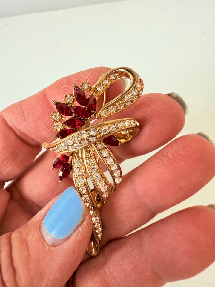 Vintage Gold Tone Rhinestone Red & Clear Brooch