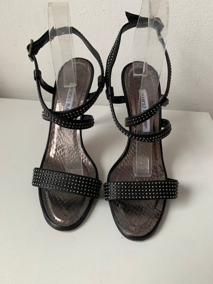 Manolo Blahnik Black Leather Strappy Studded Sandals Size 40
