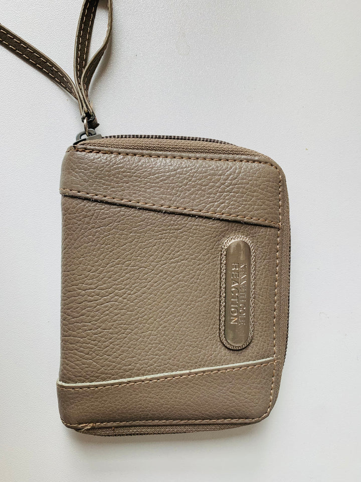 Kenneth Cole Reaction Leather Wallet in Light Brown/Grey