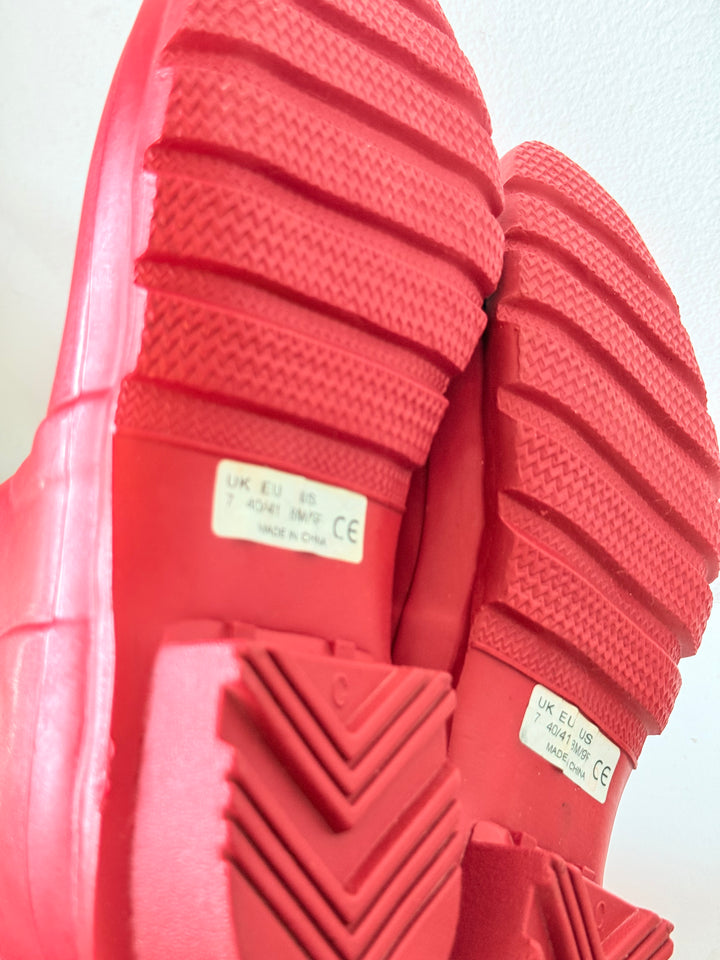 Hunter Classic Original Tall Red Gloss Rubber Boots Size 40/41 8 Male/9 Women’s USA NWT