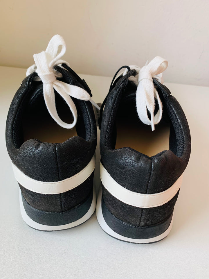 Loft NWT Black And White Chunky Sneakers Size 8
