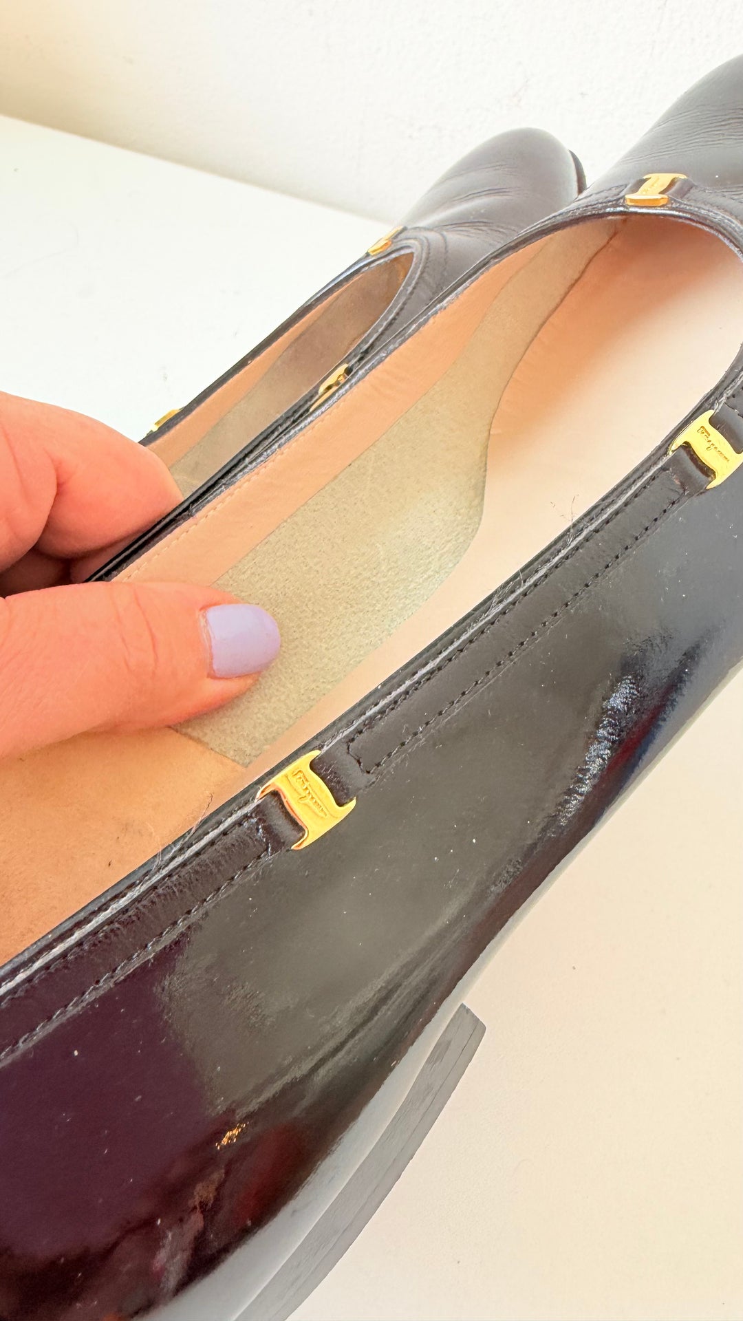 Salvatore Ferragamo Boutique Black Patent Leather Gold Detailed Ballet Flats Size 10 Women’s
