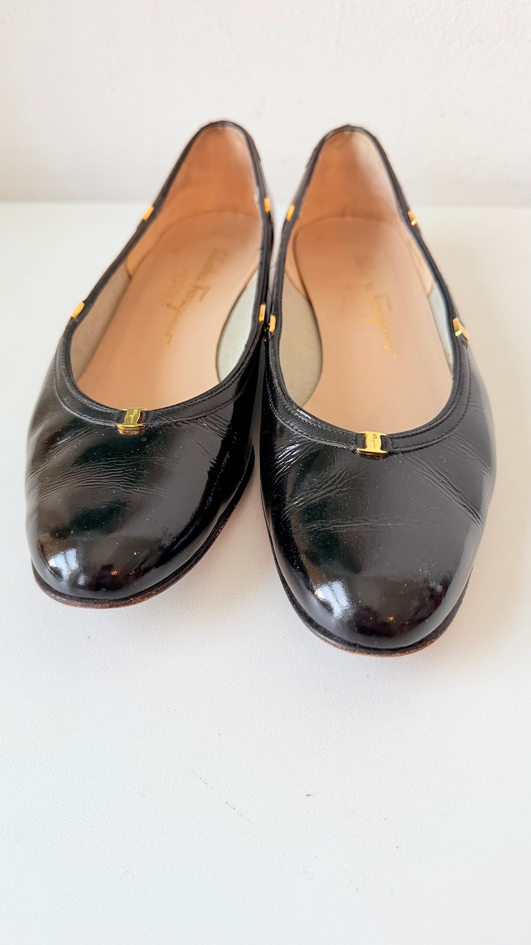 Salvatore Ferragamo Boutique Black Patent Leather Gold Detailed Ballet Flats Size 10 Women’s