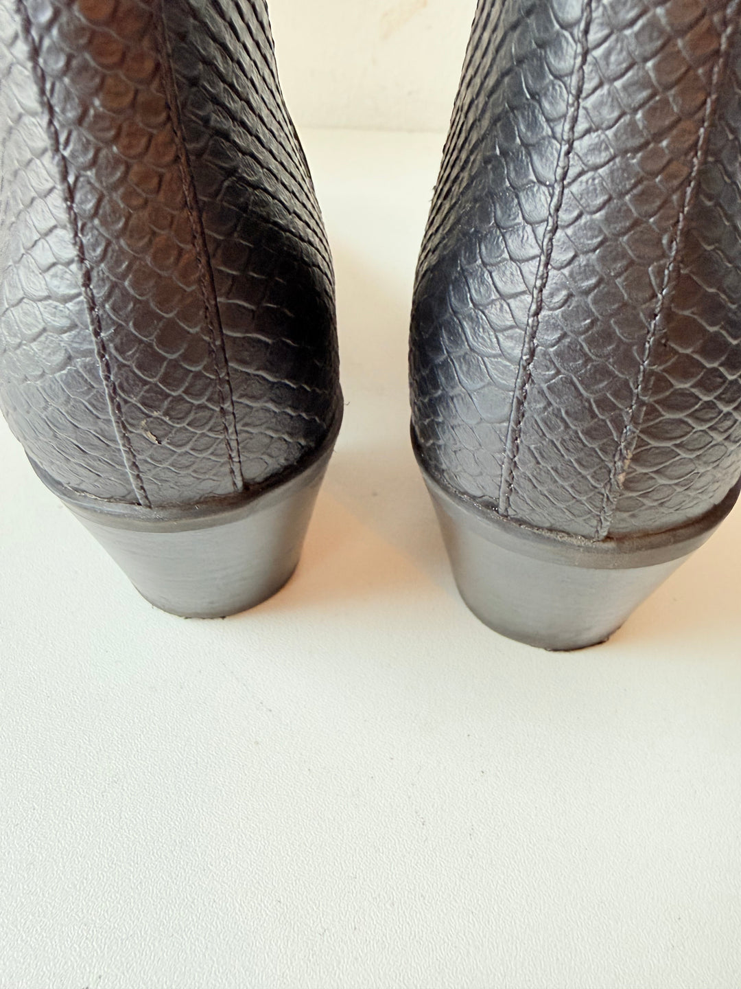 Dolce Vita Sonni Black Leather Ankle Boots Size 7