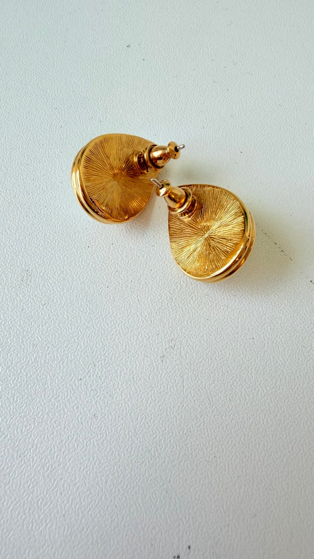 Vintage Pear Shaped Pearl Pierced Earrings