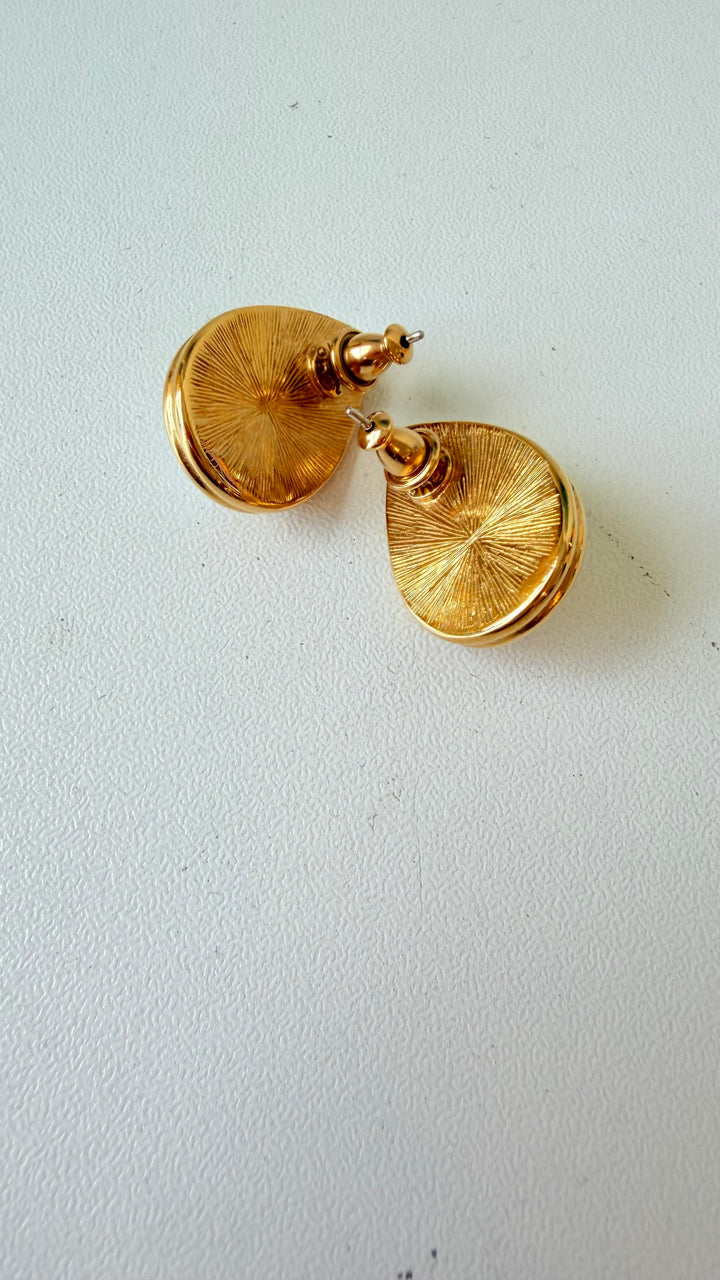 Vintage Pear Shaped Pearl Pierced Earrings