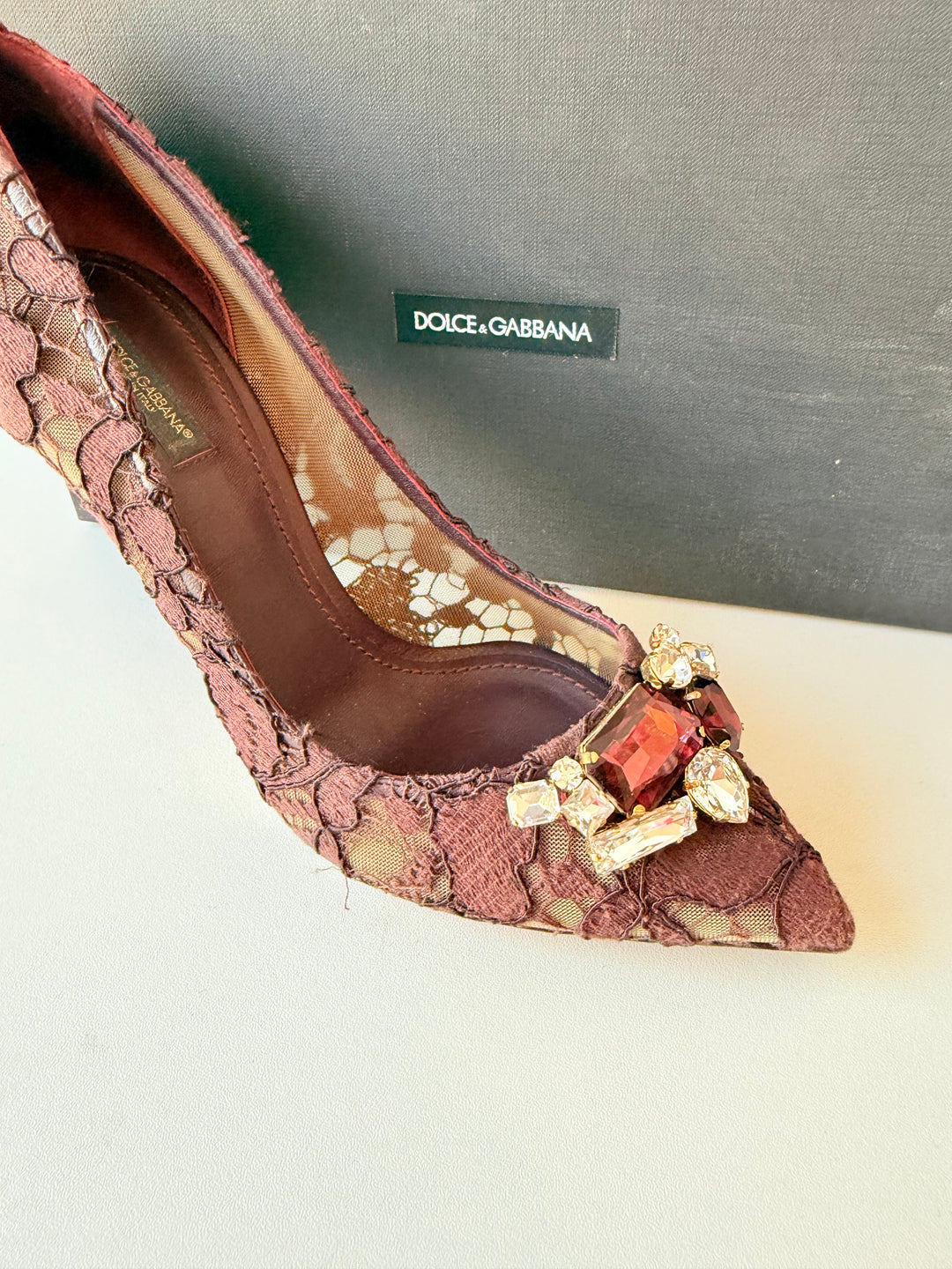Dolce & Gabbana Taormina Burgundy Lace Pumps With Swarovski Crystal Brooch Detailing  Size 41
