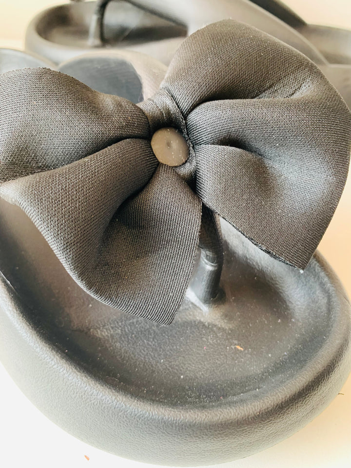 Sole Mates Black Rubber Bow Sandal/Flip Flops Size 9