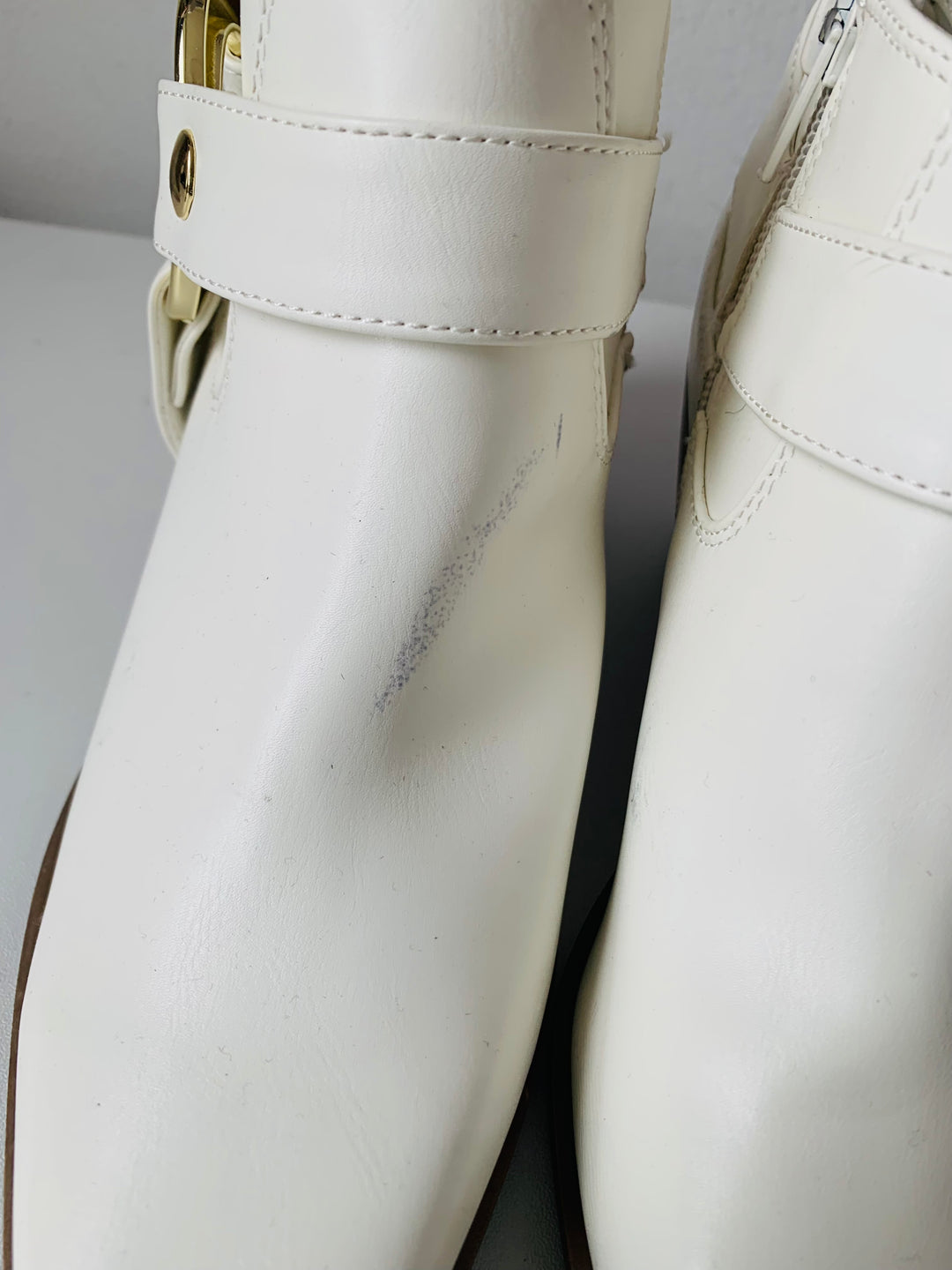 GBG Los Angeles White Vegan Ankle Cowboy Boots Size 6.5