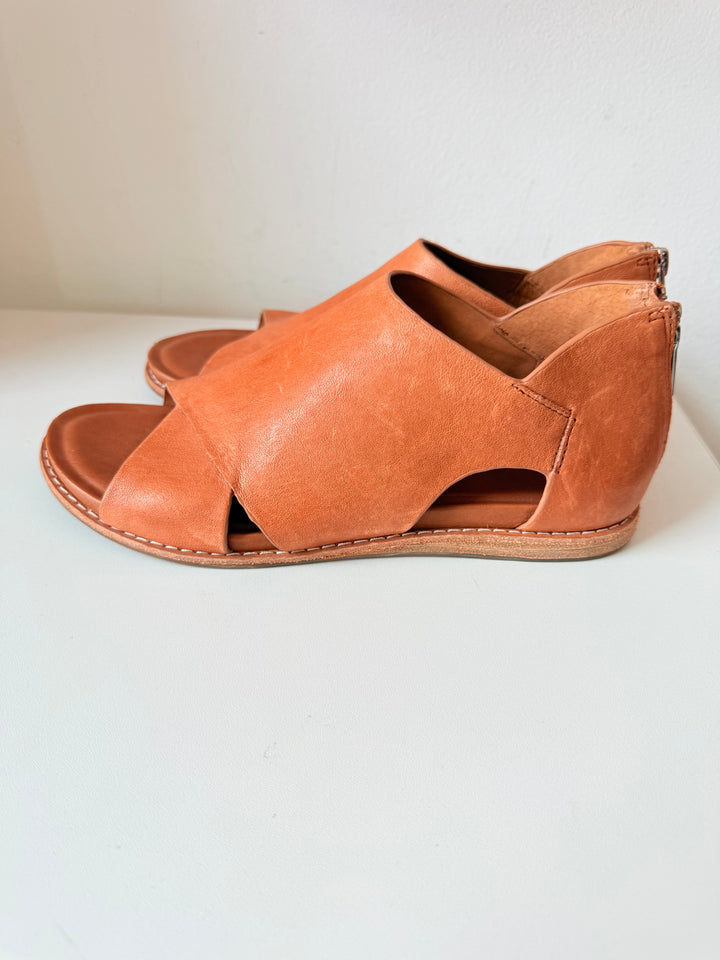 Sofft Evonne Leather Sandals Size 8 Color Luggage