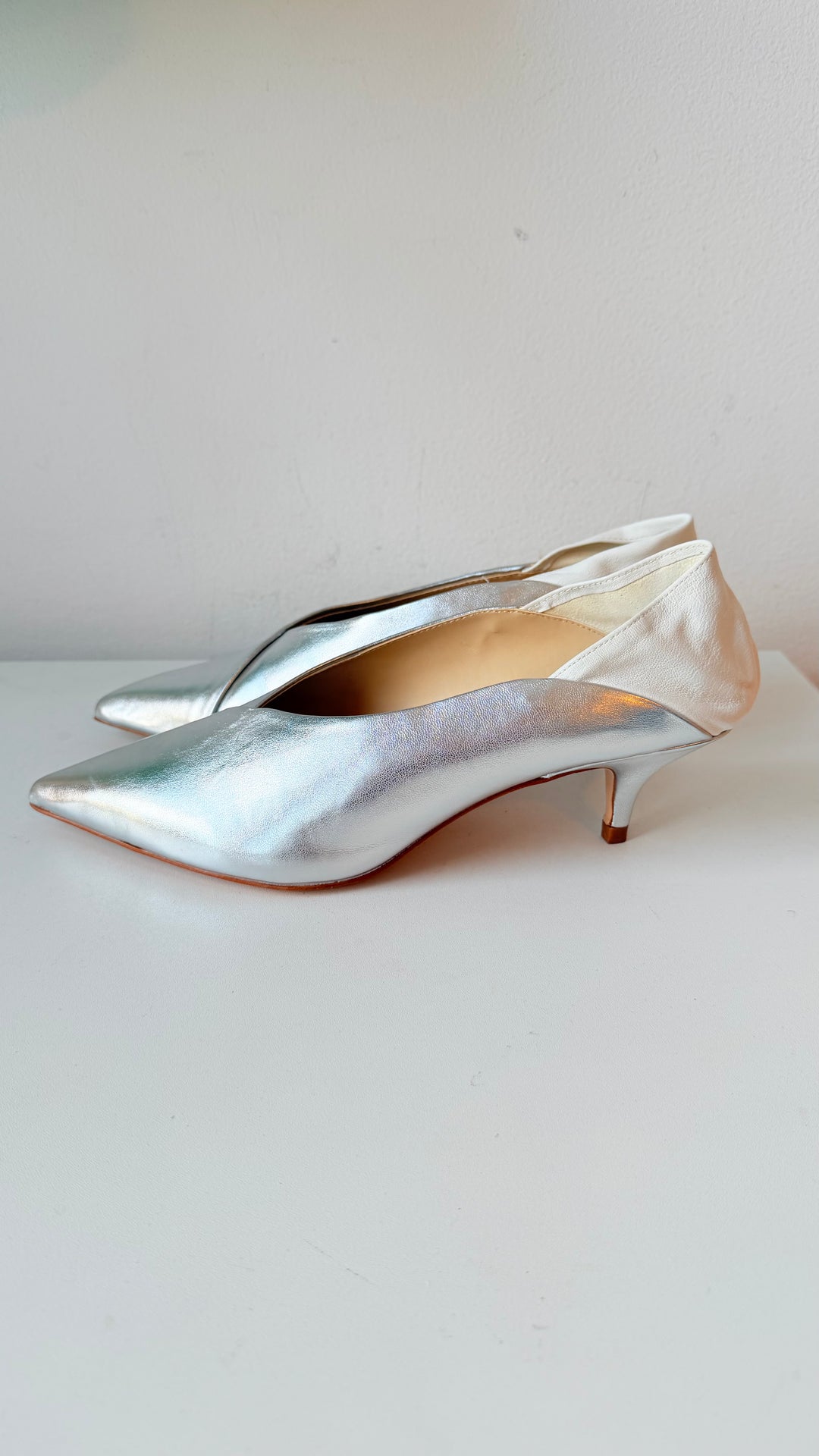 Zara V-Cut Silver Mettalic Kitten Heel Pumps Size 41 NEW/Retired 2017