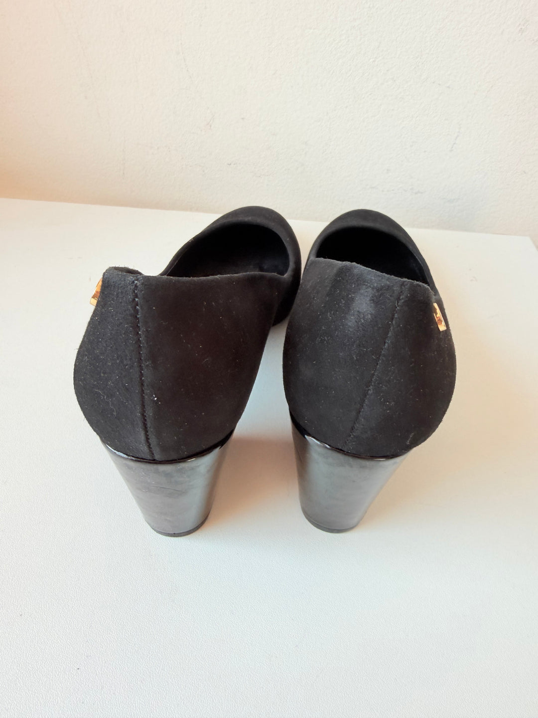 Calvin Klein Classic Kasey Black Suede Block Heel Pumps Size 7