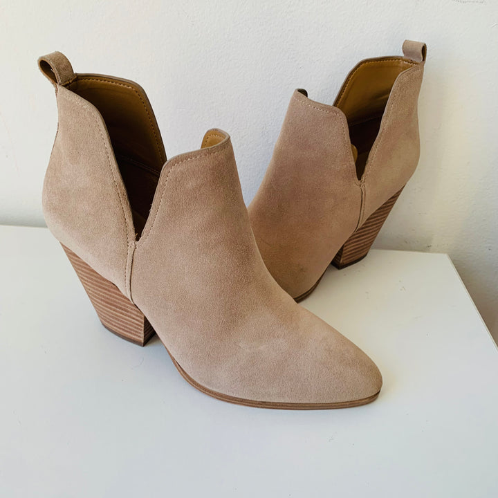 Marc Fisher Tanilla Light Natural Suede Cut Out Booties Size 8