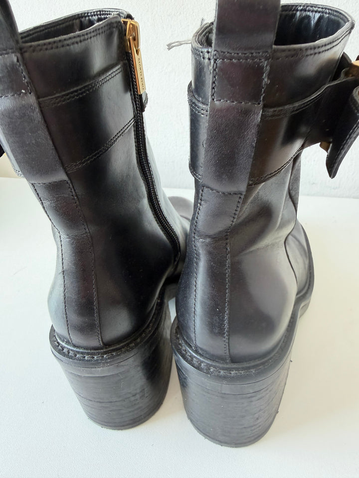 Vince Camuto Bembonie Stacked Leather Heel Bootie In Black Size 8.5 Women’s