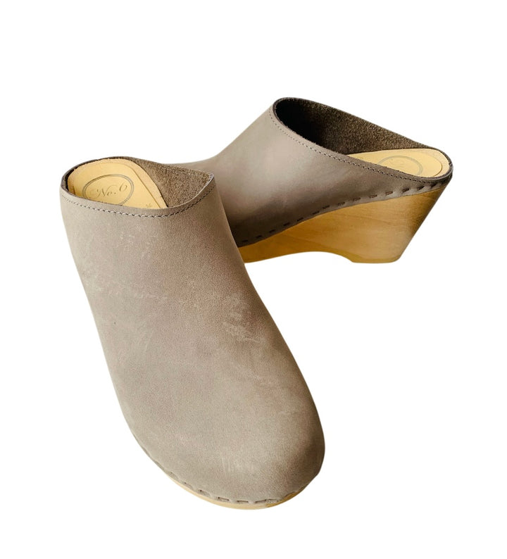NO 6 Tan Suede Clog Mules Size 40 New