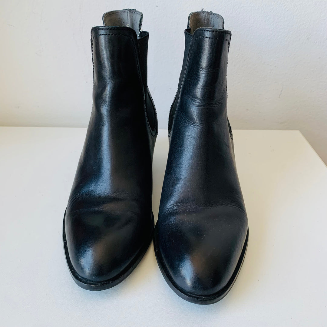 Seychelles Black Leather Slip On Boots Size 7
