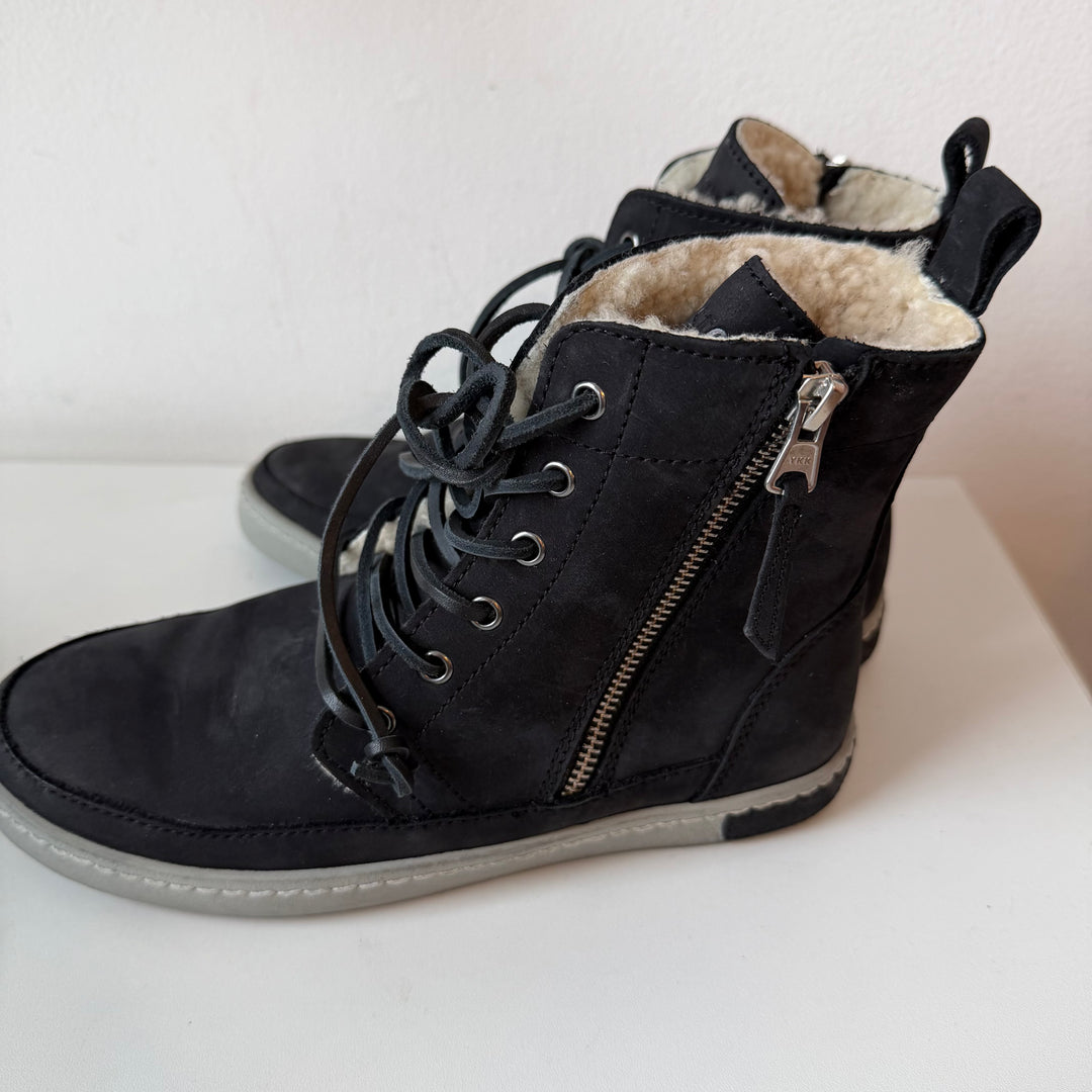 Blackstone ICON Emily CW96 Asphalt Sheepskin Boots Size 37
