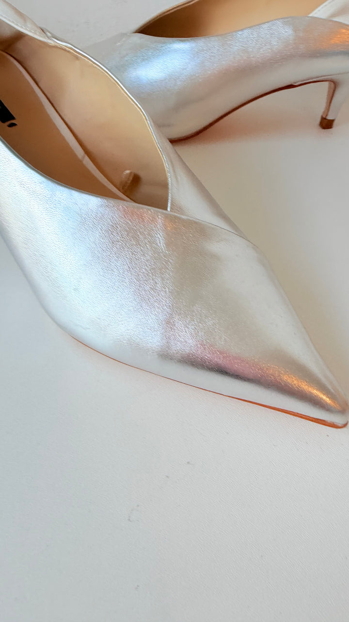 Zara V-Cut Silver Mettalic Kitten Heel Pumps Size 41 NEW/Retired 2017