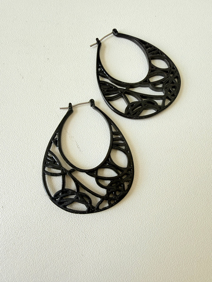 Vintage Black Tone Fillagree Scrolled Teardrop Pierced Earrings